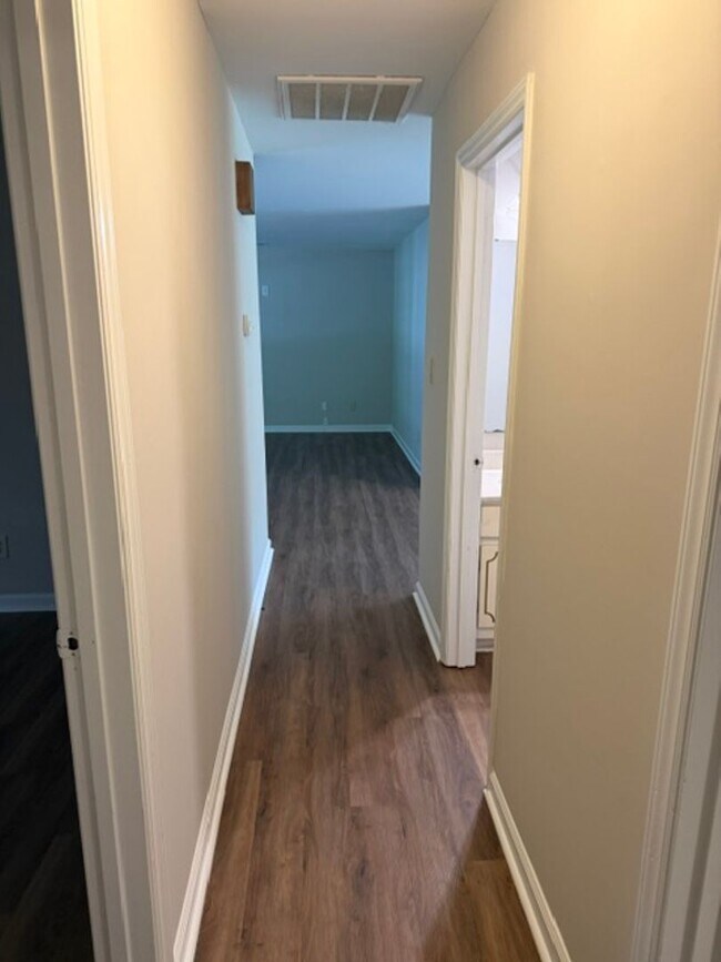 Building Photo - 6702 Woodthrush Dr