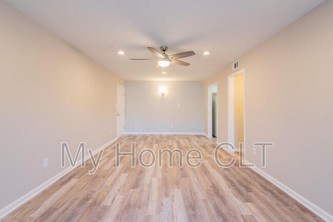 Building Photo - 116 Briarcliff Dr
