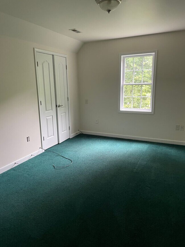 Building Photo - Waverly, VA - Four Bedroom / Two Bath - Mo...