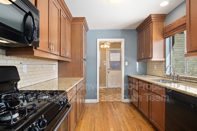 Building Photo - 2702 Meade St