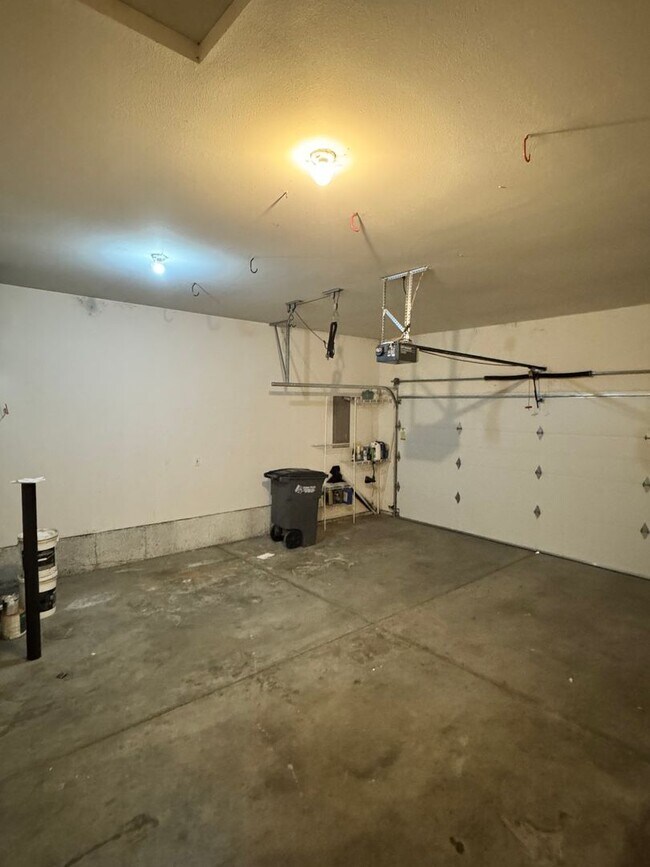 Building Photo - 4957 Pear Butte Dr