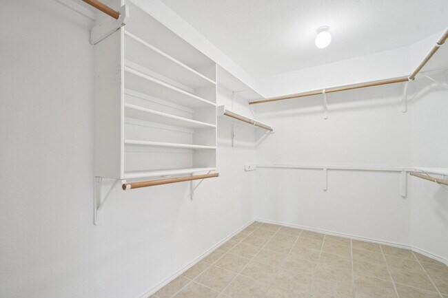 Building Photo - 1300 Leah Ln