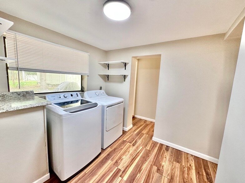 Building Photo - 609 NW 7th Ct