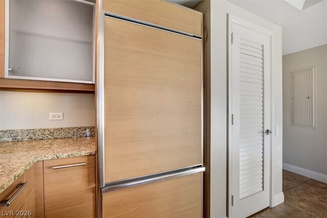 Building Photo - 222 Karen Ave