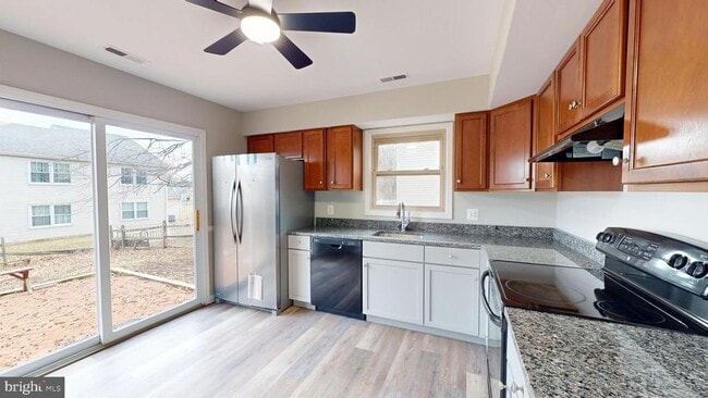 Building Photo - 72 Whethersfield Cir