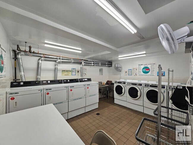 Building Photo - Studio Apartment in Gramercy Park | 4th Fl...