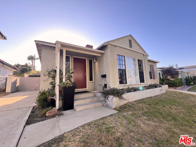 Building Photo - 7311 Dunfield Ave