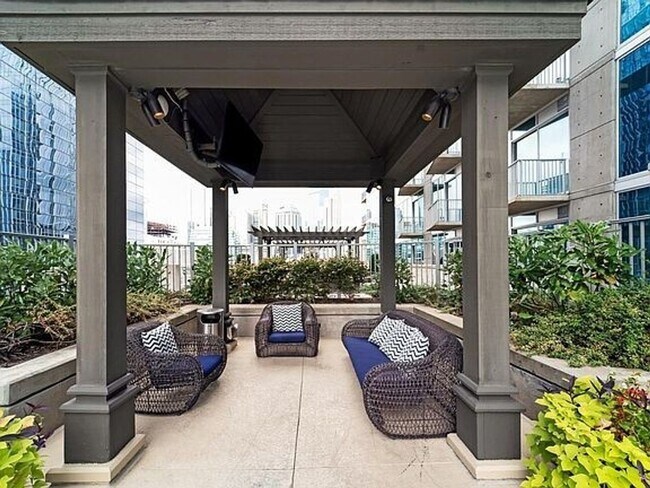 Building Photo - Stunning 17th Floor Views of Downtown in t...