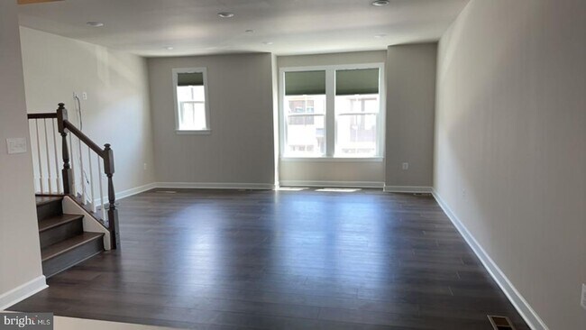 Building Photo - 7224 Mountaineer Dr