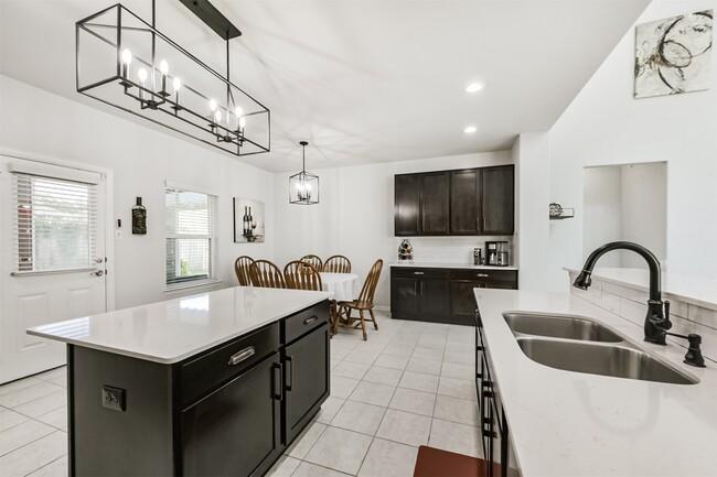 Building Photo - 10018 Chase Ct