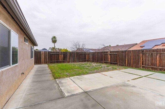 Building Photo - Southwest Home
