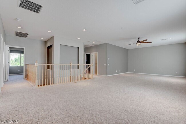 Building Photo - 2589 Chateau Clermont St