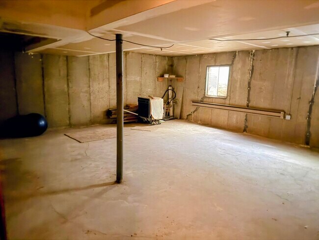 Building Photo - 5S470 Scots Dr