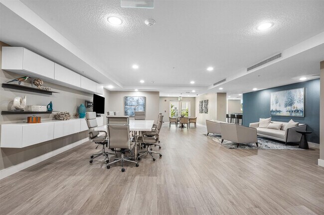 Building Photo - 715 Bayshore Dr