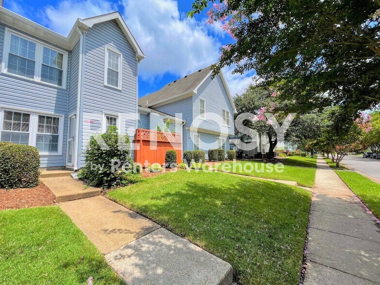 Building Photo - 5310 Lake Victoria Arch