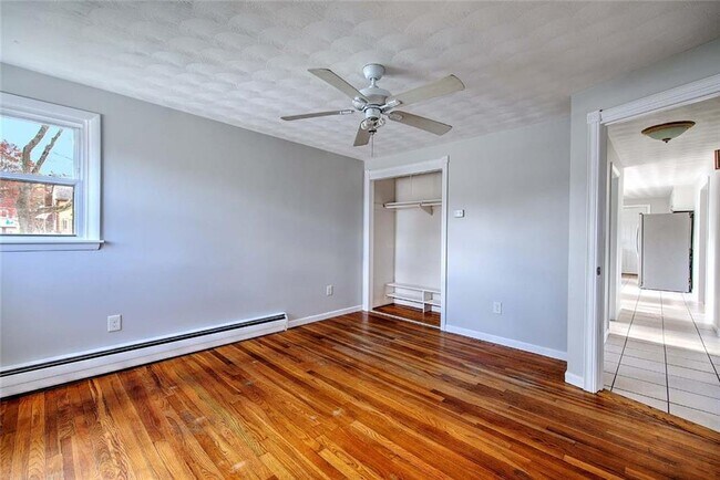 Building Photo - 138 Youngs Ave