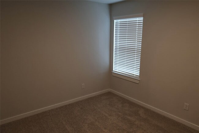 Building Photo - 8606 Blueberry Ash St