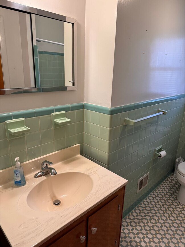 Building Photo - 4 Bedroom || 2.5 Bathroom Home in Boonsboro