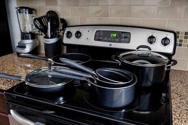 Building Photo - 13005 Meandering Way