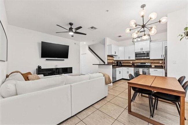 Building Photo - 151 SW 7th Ct