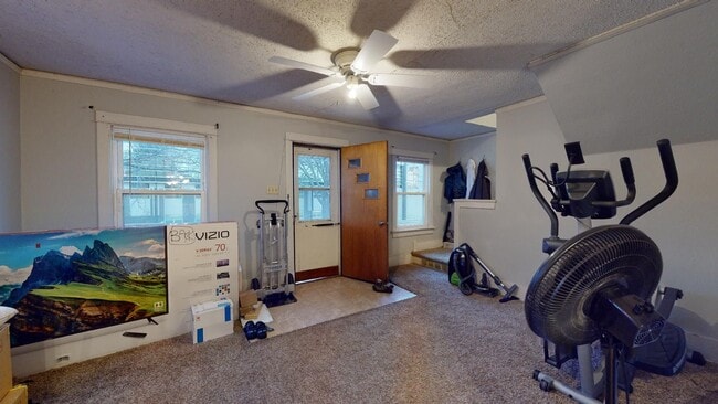 Building Photo - Walk to Restaurants and Shopping