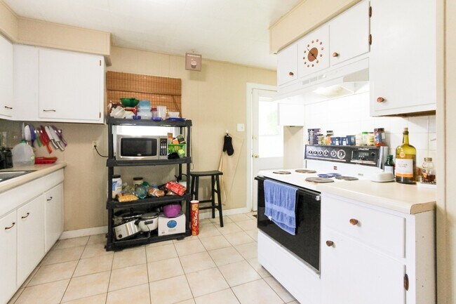 Building Photo - Wood Flooring