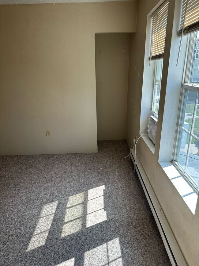 Building Photo - 113 E Prentiss St