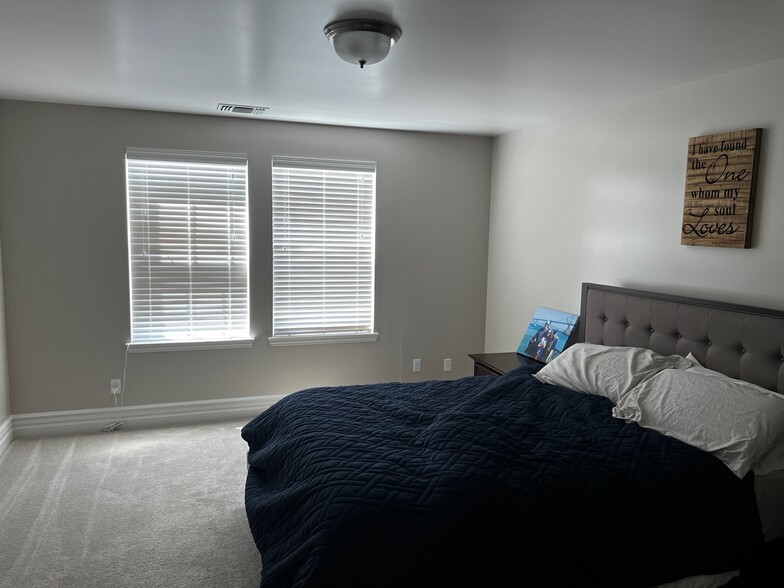 Master Bedroom - 18719 McClellan Cir