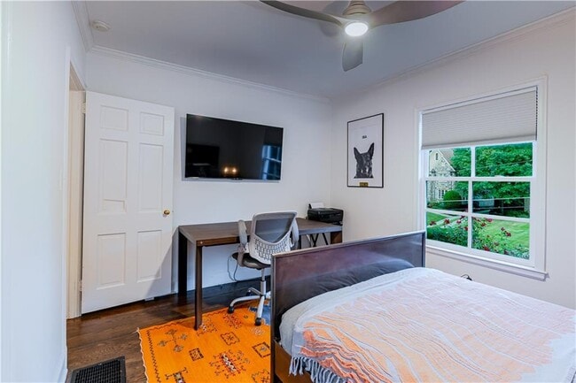 Building Photo - 4006 N Stratford Rd NE