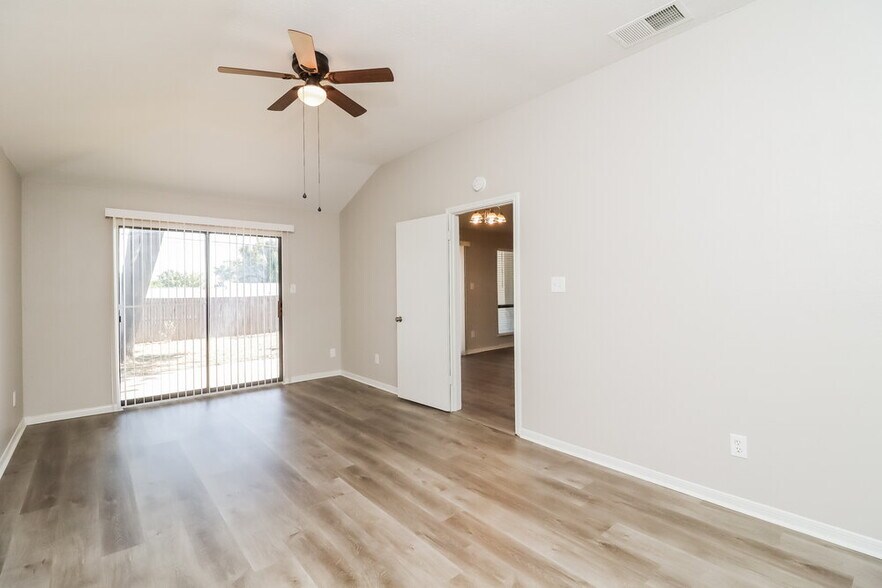 Building Photo - 6503 Rockland Dr