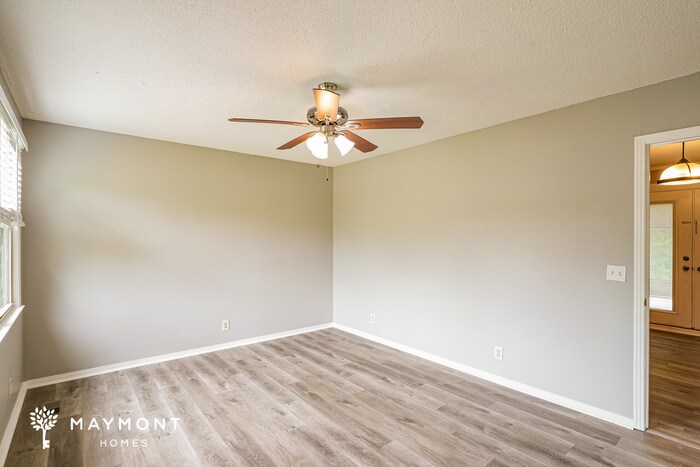 Building Photo - 127 Evergreen Cir