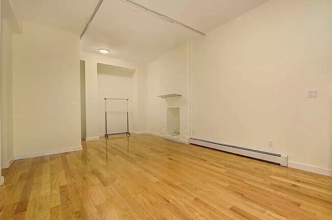 Building Photo - Ninth Avenue