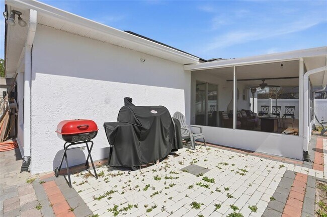 Building Photo - 10608 Laxton St