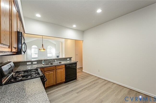 Building Photo - 7301 Norwood Pond Pl
