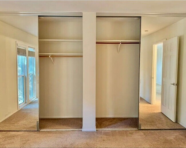 Building Photo - 155 Sharene Ln