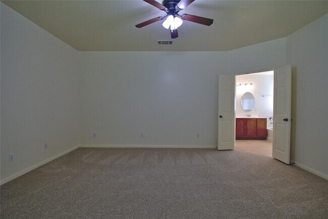Building Photo - 7749 Squirrel Hollow Dr