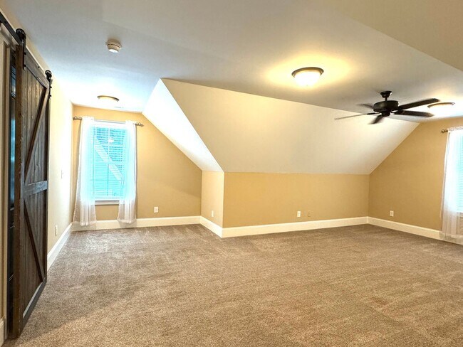 Building Photo - 3658 Pleasants Ridge Dr