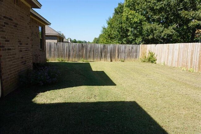 Building Photo - Beautiful Home in a Highly Desirable, Hard...