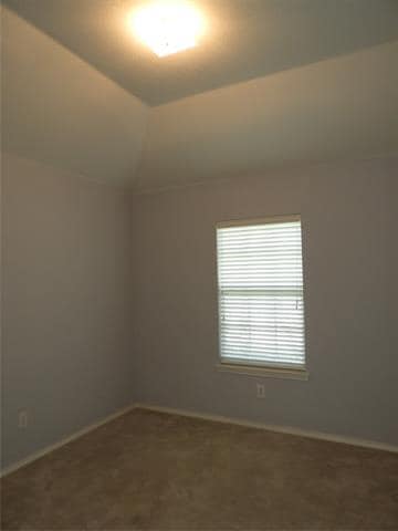Building Photo - 3104 Cedardale Dr