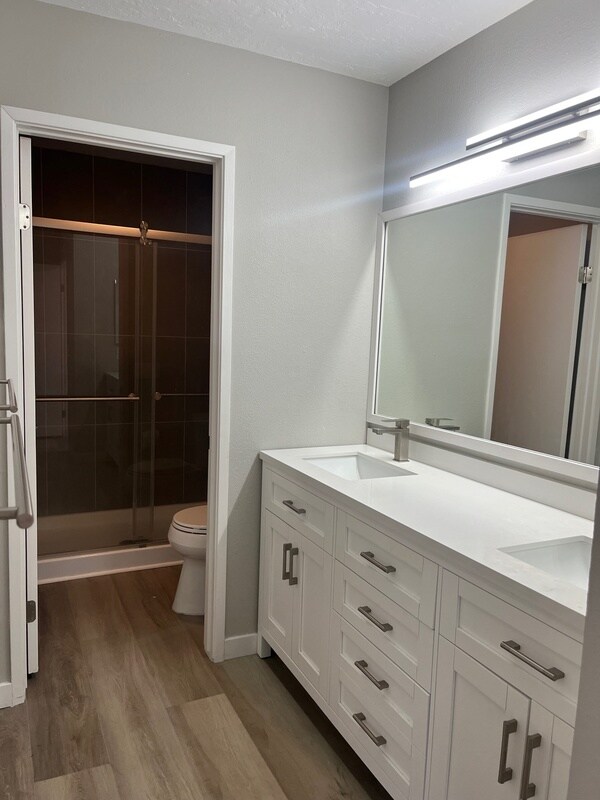 Building Photo - 8750 Villa La Jolla Dr