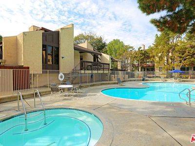 Building Photo - 1311 Summertime Ln