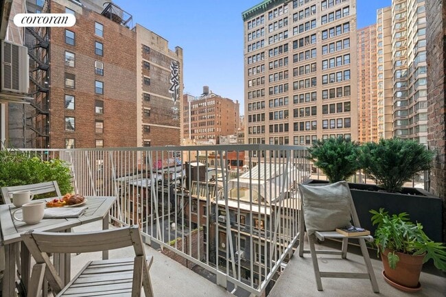 Building Photo - 50 W 29th St