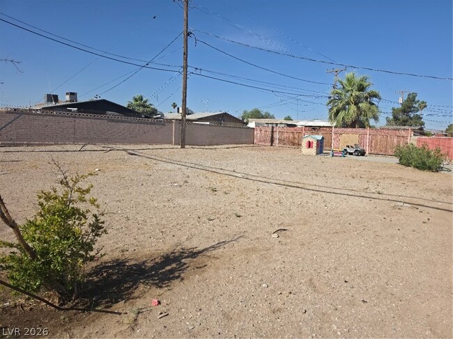 Building Photo - 1809 Putnam Ave