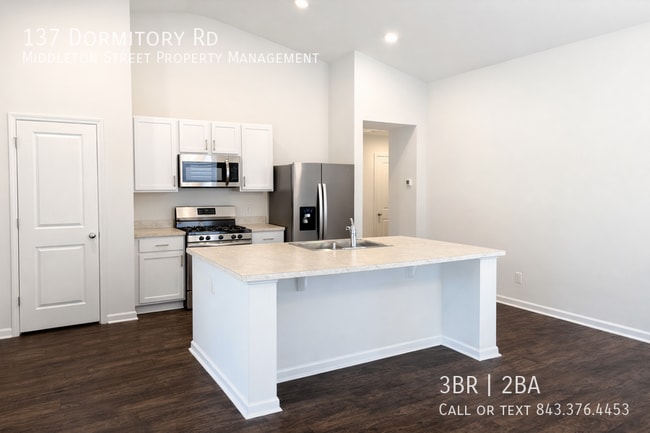 Building Photo - 137 Dormitory Rd