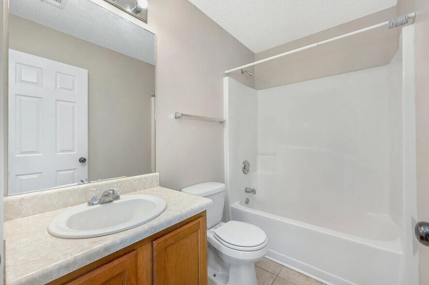 guest bathroom 2 - 329 Dahlquist Dr