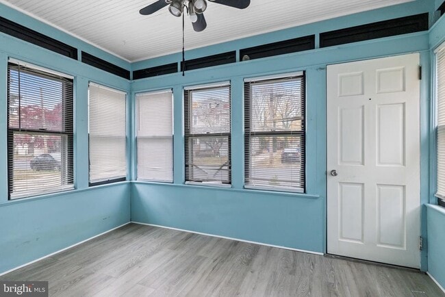 Building Photo - 14 Zane St