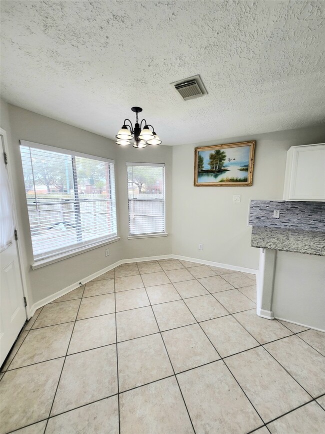 Building Photo - 14335 Berrington Dr