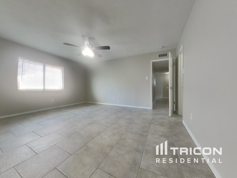 Building Photo - 5534 Canyon Forest Dr