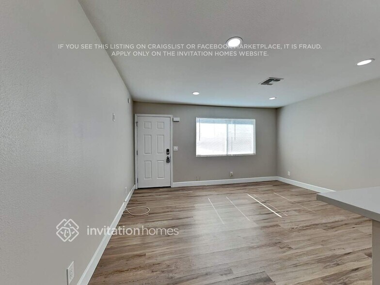 Building Photo - 3402 W Charter Oak Rd