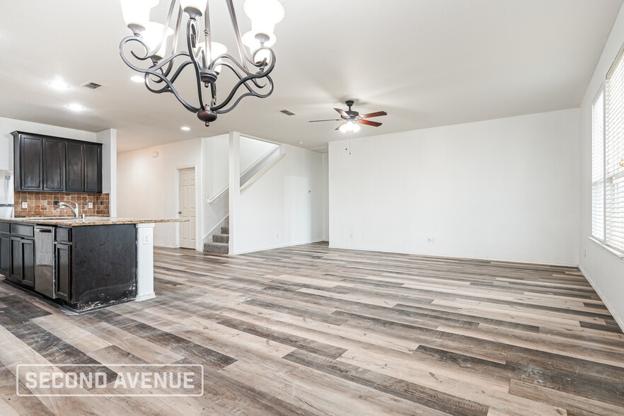 Building Photo - 1420 Abby Creek Dr